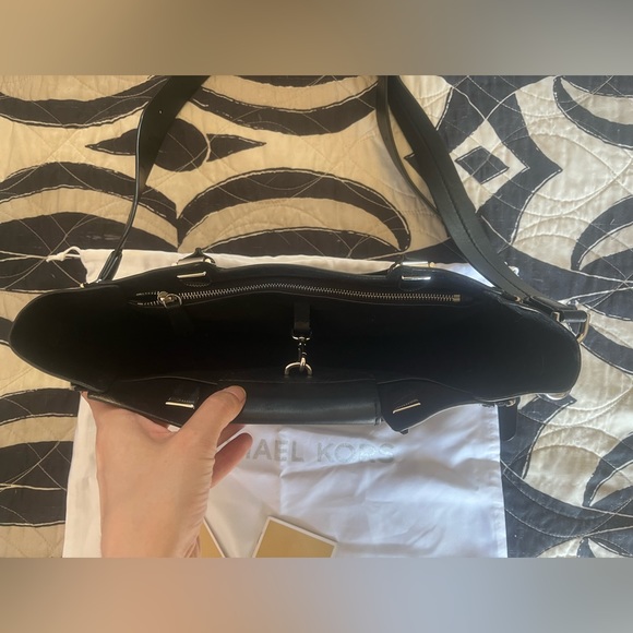 NWT MICHAEL KORS Blakely Black Leather Tote Bag w/ Dust Bag - Picture 7 of 12